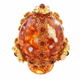 Яйцо пасхальное из янтаря "Царица"