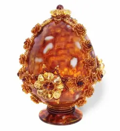 Яйцо пасхальное из янтаря "Царица"