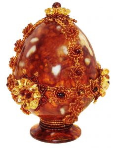 Easter egg made of amber "Tsarina"