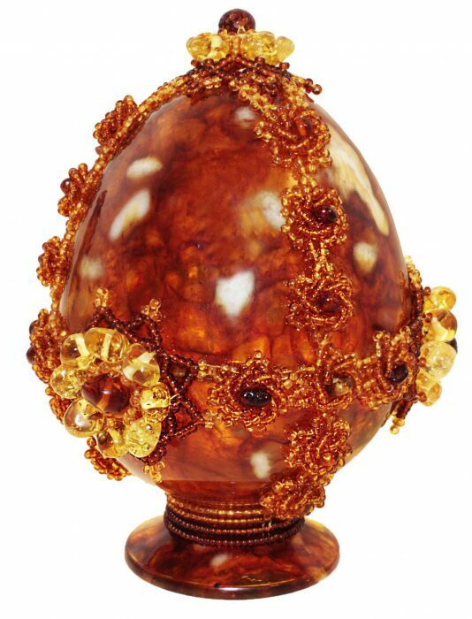 Easter egg made of amber "Tsarina"