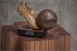Сувенир "FIFA Россия - 2018" мореный дуб, янтарь