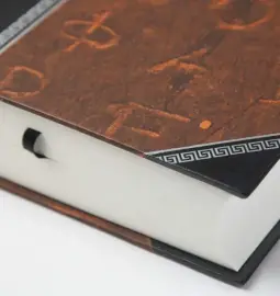 Книги в кожаном переплёте "Альфа и омега: античная мысль" в 3-х томах Книги в кожаном переплёте "Альфа и омега: античная мысль" в 3-х томах