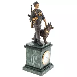 Статуэтка бронзовая "Пограничник на страже" с часами