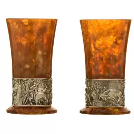 Набор стопок из янтаря "Олени" на 2 персоны
