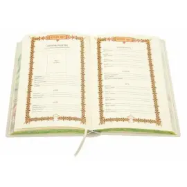 Подарочная книга в кожаном переплете "Семейная книга"