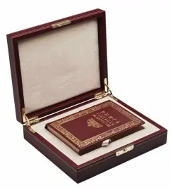 Книга в кожаном переплете "Книга семейной мудрости"