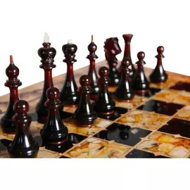 Шахматы из карельской березы и янтаря "Готика"