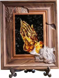 Панно из дерева и янтаря "Руки молящегося"