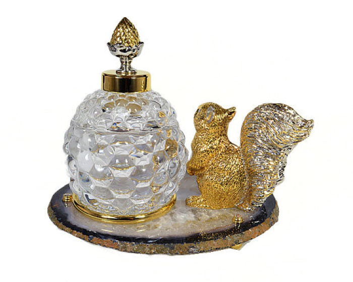 Hazel "Squirrel" on agate