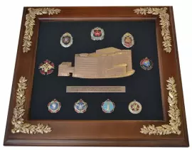 Панно "Здание ГРУ со знаками"