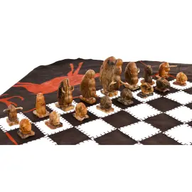 Шахматы из бивня мамонта "Наскальная живопись" Шахматы из бивня мамонта "Наскальная живопись"