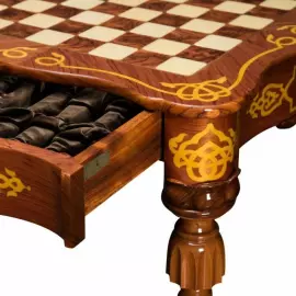Шахматный стол из ценных пород дерева "Селенус Аристократ" с фигурами