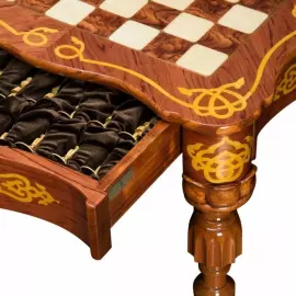 Шахматный стол из ценных пород дерева "Селенус Аристократ" с фигурами