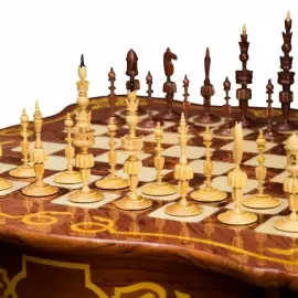 Шахматный стол из ценных пород дерева "Селенус Аристократ" с фигурами