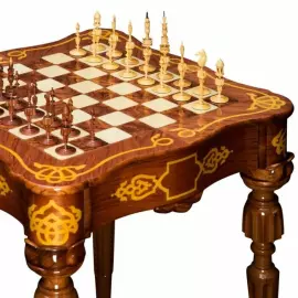 Шахматный стол из ценных пород дерева "Селенус Аристократ" с фигурами