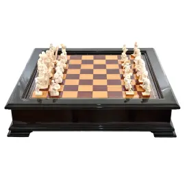 Шахматы из бивня мамонта "Страсти по Родену" Шахматы из бивня мамонта "Страсти по Родену"