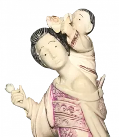 Сувенир из бивня мамонта "Японка в розовом кимоно"