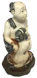 Сувенир из бивня мамонта "Старик и гейша"