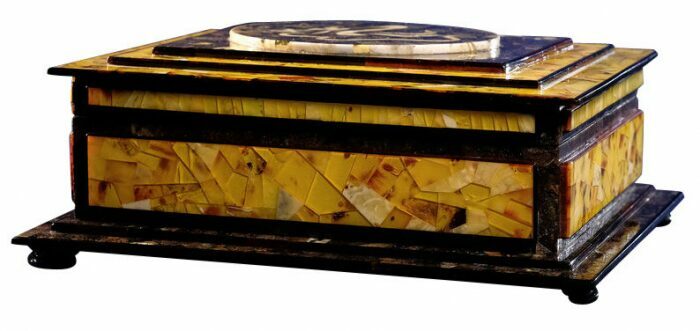 Amber box "Swan"
