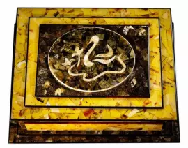 Шкатулка из янтаря "Лебедь"