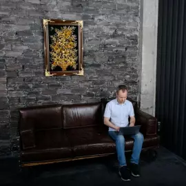 Декоративное панно из янтаря "Цветочная ваза"