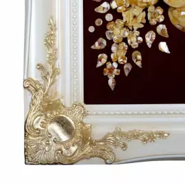 Декоративное панно из янтаря "Цветочная ваза" в белой раме