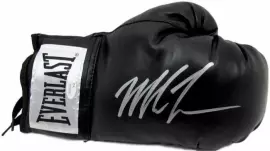 Боксерская перчатка с автографом Майка Тайсона (черная)