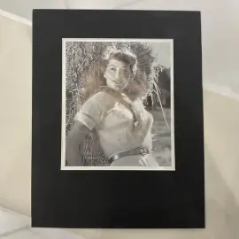 Фотография с автографом актрисы Авы Гарднер Фотография с автографом актрисы Авы Гарднер