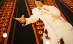The painting "Elvis" on the mirror (Swarovski)