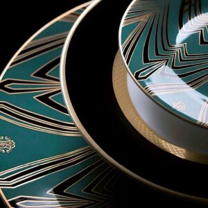 The "Deco" snack plate is large
