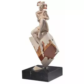 Скульптура из бивня мамонта "Игра"