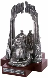 Статуэтка "Основателям Ханты-Мансийска"