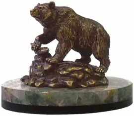 Статуэтка "Медведь с рыбой"