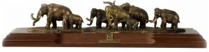 The statuette "Mammoths are on the way"