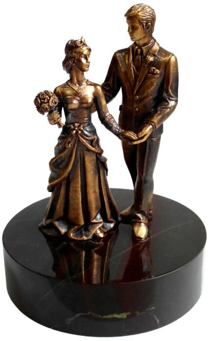 The Newlyweds statuette