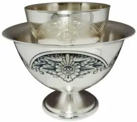 Ваза-икорница из серебра Ваза-икорница из серебра