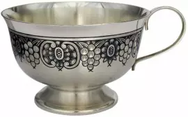 Чашка из серебра "Ягоды"