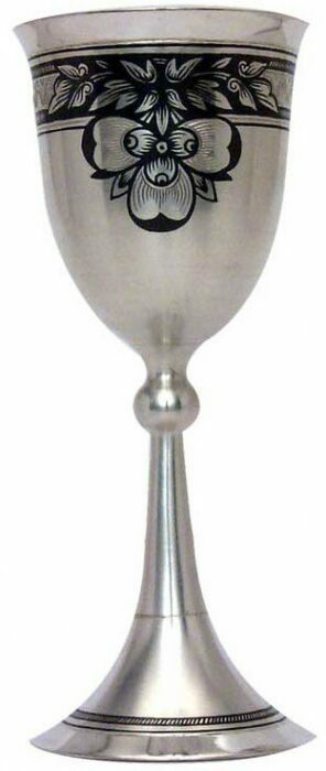Рюмка из серебра "Сирень"