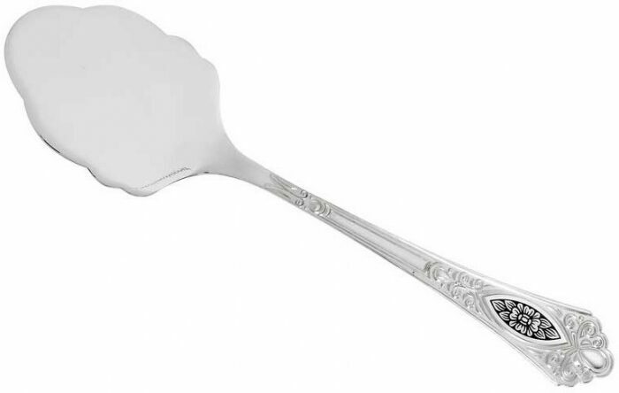 A spatula for a Flower cake