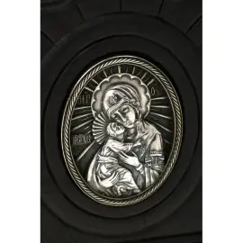 Книга в кожаном переплете "Молитвослов"