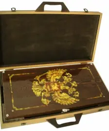 Нарды из ценных пород дерева и янтаря "Герб Российской Федерации" Нарды из ценных пород дерева и янтаря "Герб Российской Федерации"