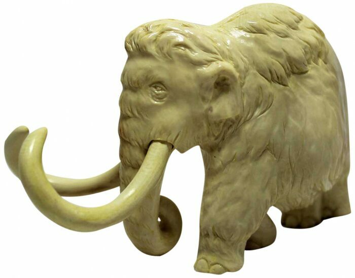 Mammoth tusk sculpture "Giant"
