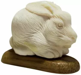 Скульптура из бивня мамонта "Зайчик"