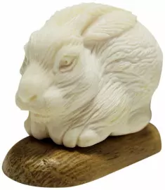 Скульптура из бивня мамонта "Зайчик"