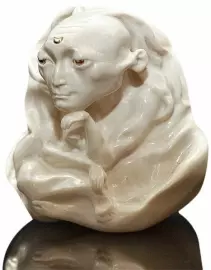 Скульптура из бивня мамонта "Мыслитель"