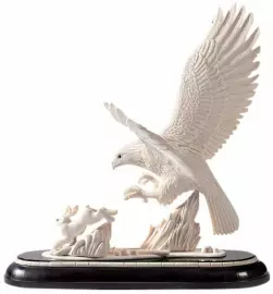 Скульптура из бивня мамонта "Добыча"