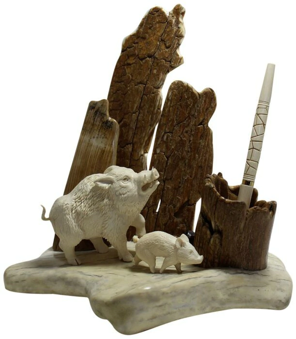 Writing device "Boar with a piglet"