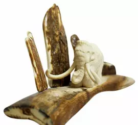 Композиция из бивня мамонта "Долгий путь"