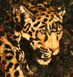 Панно из янтаря "Леопард"