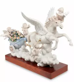 Статуэтка "Сова на ветке с цветами"